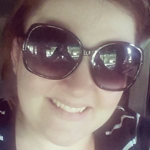 Meet your Posher, Leeann